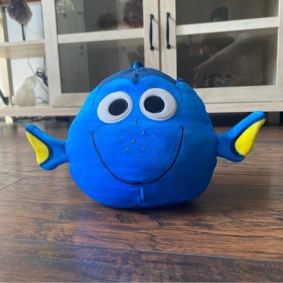 Squishmallows Disney Dory - Picture 2 of 9
